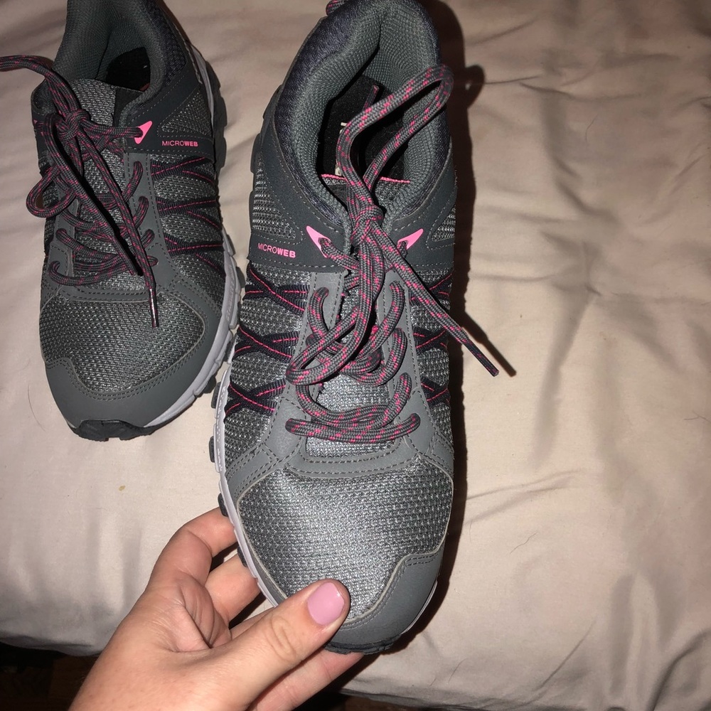 Shoes - Picture 2 of 4